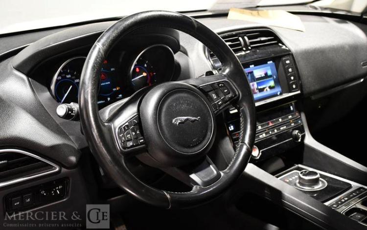 JAGUAR F-PACE 2.0 D180 180 PURE AWD BVA BLANC EN-974-NP