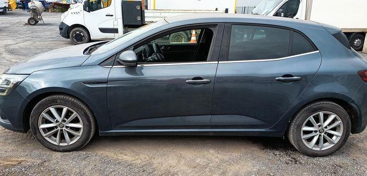 RENAULT MEGANE IV HATCHBACK 1.5 DCI 16V 110 CV – DIESEL – 152984 KMS – ANNEE 2017 GRIS EP-780-DT