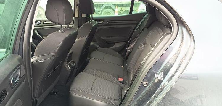 RENAULT MEGANE IV HATCHBACK 1.5 DCI 16V 110 CV – DIESEL – 152984 KMS – ANNEE 2017 GRIS EP-780-DT