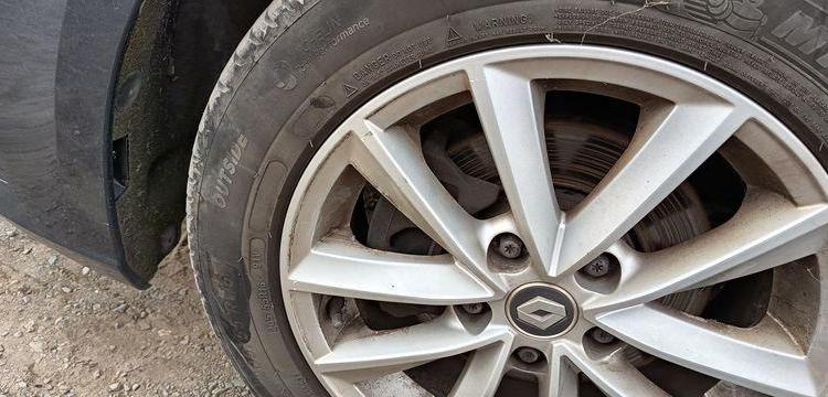RENAULT MEGANE IV HATCHBACK 1.5 DCI 16V 110 CV – DIESEL – 152984 KMS – ANNEE 2017 GRIS EP-780-DT