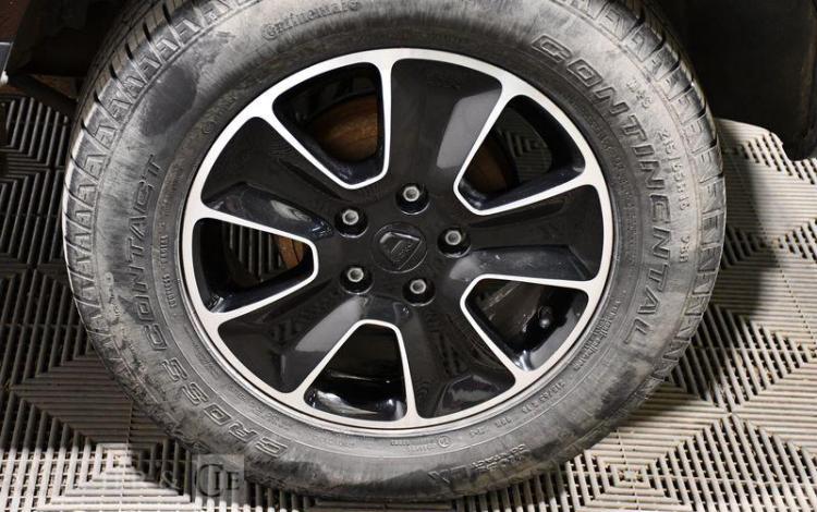 DACIA DUSTER 1,5 DCI 110 BLACK TOUCH 4X4 PRUNE EQ-176-GD