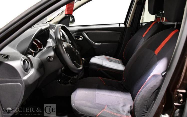 DACIA DUSTER 1,5 DCI 110 BLACK TOUCH 4X4 PRUNE EQ-176-GD