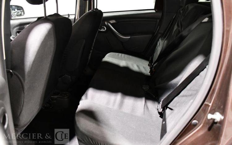 DACIA DUSTER 1,5 DCI 110 BLACK TOUCH 4X4 PRUNE EQ-176-GD