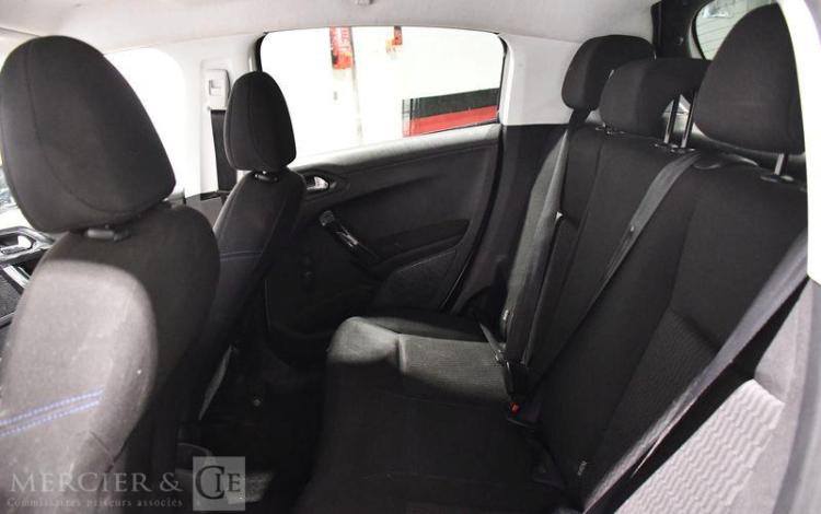 PEUGEOT 208 1.2 PURETECH 82CH STYLE BLANC EQ-626-CD