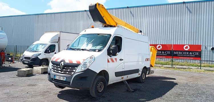 RENAULT MASTER 3 PHASE 2 2,3DCI 16V 130 CV AVEC NACELLE KLUBB K32 – DIESEL – 1261 HEURES BLANC ES-003-YR