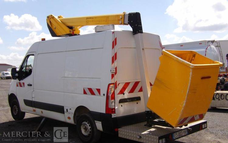 RENAULT MASTER 3 PHASE 2 2,3DCI 16V 130 CV AVEC NACELLE KLUBB K32 – DIESEL – 1261 HEURES BLANC ES-003-YR