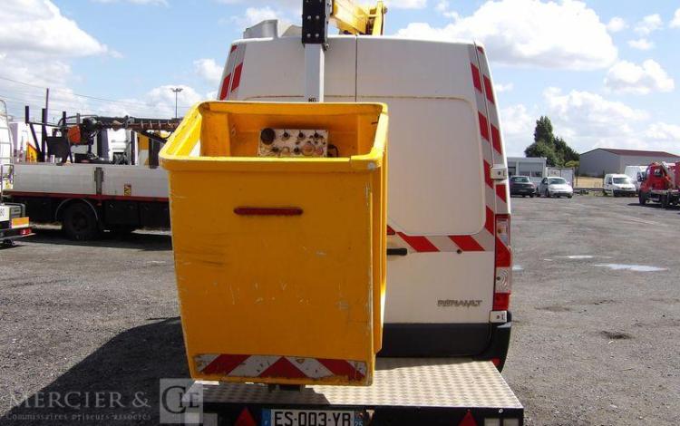 RENAULT MASTER 3 PHASE 2 2,3DCI 16V 130 CV AVEC NACELLE KLUBB K32 – DIESEL – 1261 HEURES BLANC ES-003-YR