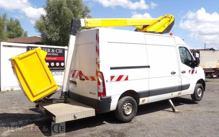 RENAULT MASTER 3 PHASE 2 2,3DCI 16V 130 CV AVEC NACELLE KLUBB K32 – DIESEL – 1261 HEURES BLANC ES-003-YR