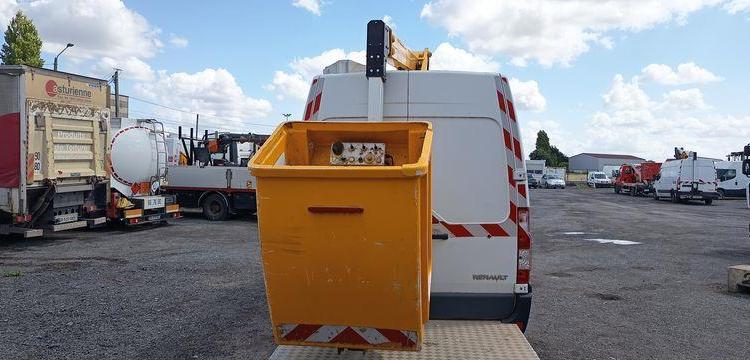 RENAULT MASTER 3 PHASE 2 2,3DCI 16V 130 CV AVEC NACELLE KLUBB K32 – DIESEL – 1261 HEURES BLANC ES-003-YR