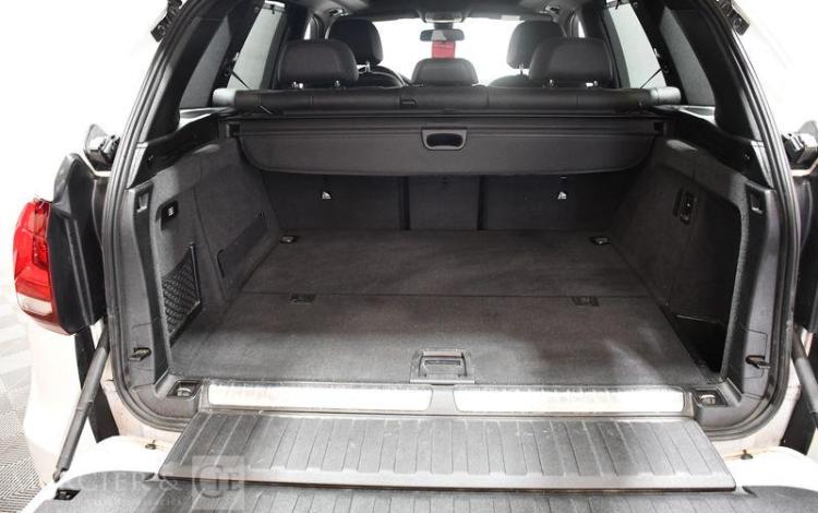 BMW X5 BLANC EV-667-JH