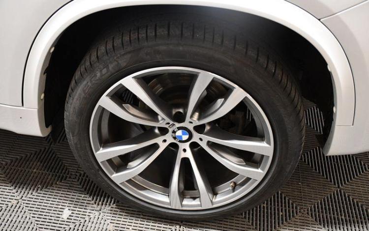 BMW X5 BLANC EV-667-JH