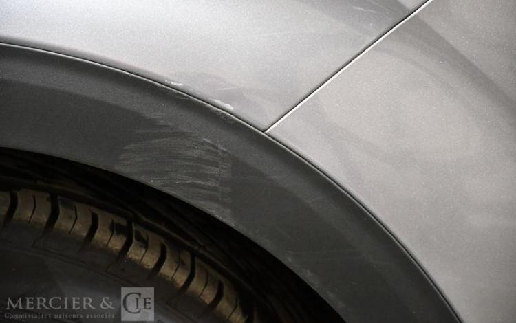 PEUGEOT 5008 NOIR EY-699-ZL