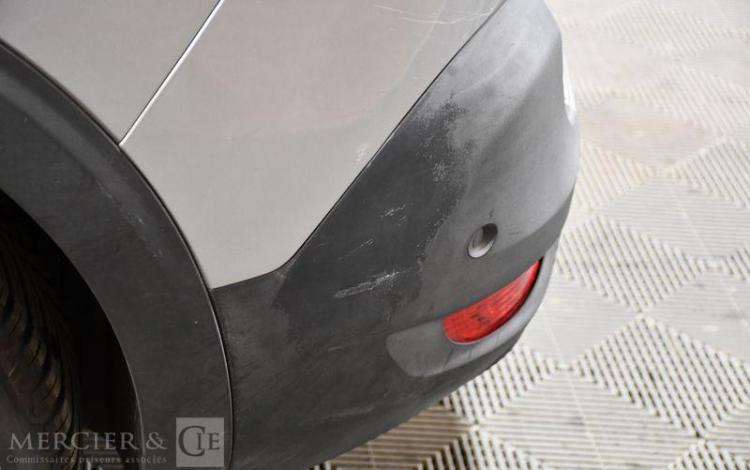 PEUGEOT 5008 NOIR EY-699-ZL