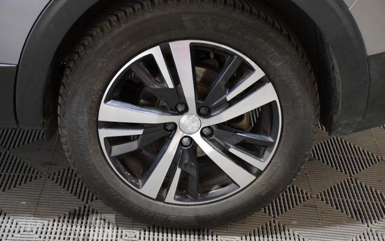 PEUGEOT 5008 NOIR EY-699-ZL