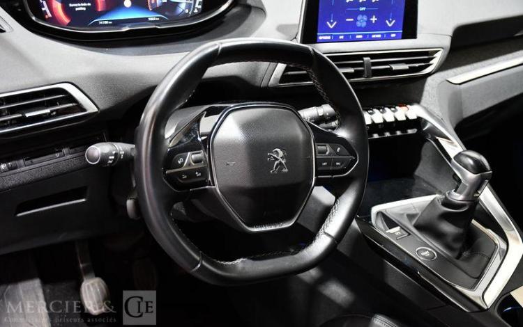 PEUGEOT 5008 NOIR EY-699-ZL