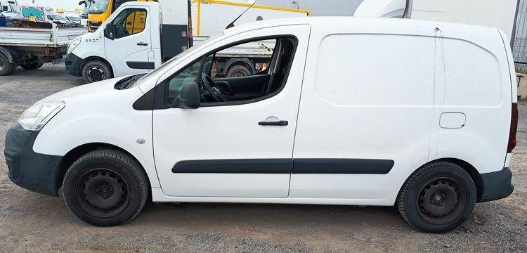 PEUGEOT PARTNER PHASE 2 L1 600KG 1.6 BLUE HDi FAP FOURGON 99 CV – DIESEL – 110292 KMS – BLANC EZ-653-XF