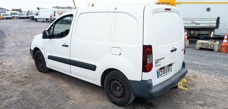 PEUGEOT PARTNER PHASE 2 L1 600KG 1.6 BLUE HDi FAP FOURGON 99 CV – DIESEL – 110292 KMS – BLANC EZ-653-XF