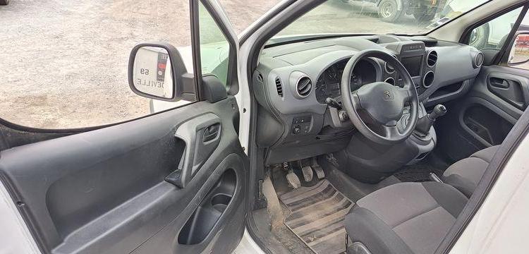 PEUGEOT PARTNER PHASE 2 L1 600KG 1.6 BLUE HDi FAP FOURGON 99 CV – DIESEL – 110292 KMS – BLANC EZ-653-XF
