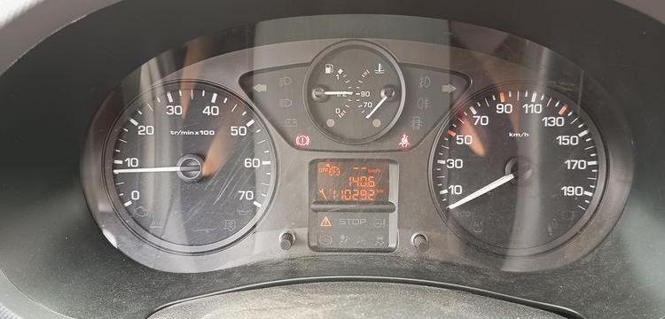 PEUGEOT PARTNER PHASE 2 L1 600KG 1.6 BLUE HDi FAP FOURGON 99 CV – DIESEL – 110292 KMS – BLANC EZ-653-XF