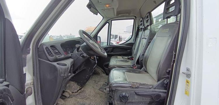 IVECO 35C14 BLANC EZ-931-QW