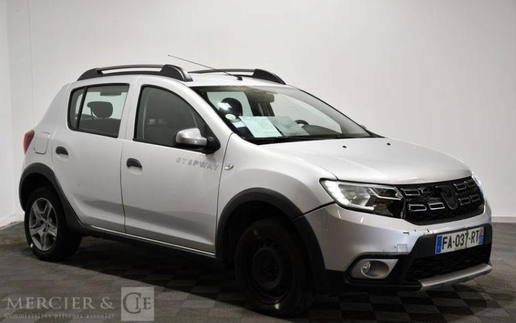 DACIA SANDERO STEPWAY 1.5 DCI 90 GRIS FA-037-RT