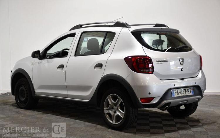 DACIA SANDERO STEPWAY 1.5 DCI 90 GRIS FA-037-RT