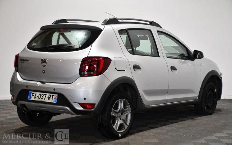 DACIA SANDERO STEPWAY 1.5 DCI 90 GRIS FA-037-RT
