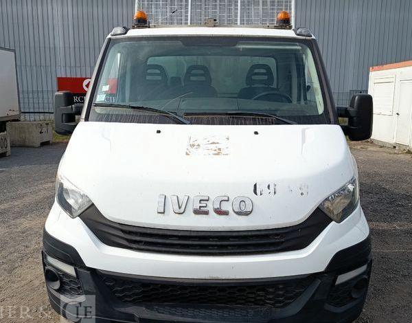 IVECO DAILY VI 35C12 2,3D 16V 116CV BENNE AVEC COFFRE ACIER DIESEL – 112978 KMS BLANC FA-060-CK