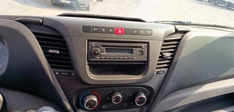 IVECO DAILY VI 35C12 2,3D 16V 116CV BENNE AVEC COFFRE ACIER DIESEL – 112978 KMS BLANC FA-060-CK
