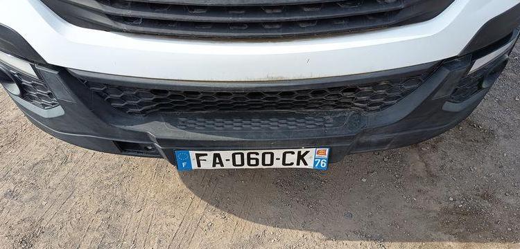 IVECO DAILY VI 35C12 2,3D 16V 116CV BENNE AVEC COFFRE ACIER DIESEL – 112978 KMS BLANC FA-060-CK