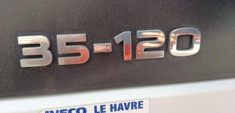 IVECO 35C12D  FA-210-CK