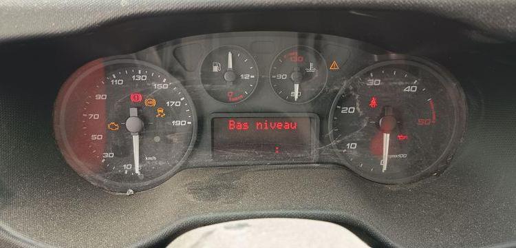 IVECO 35C12D  FA-210-CK