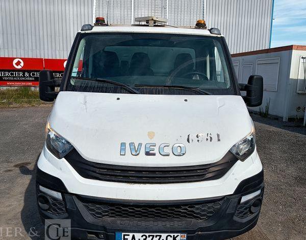 IVECO DAILY 35C12 2,3D 16V 116CV BENNE AVEC COFFRE ACIER DIESEL  – 164019 KMS BLANC FA-377-CK