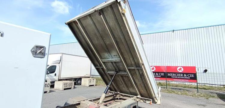IVECO DAILY 35C12 2,3D 16V 116CV BENNE AVEC COFFRE ACIER DIESEL  – 164019 KMS BLANC FA-377-CK