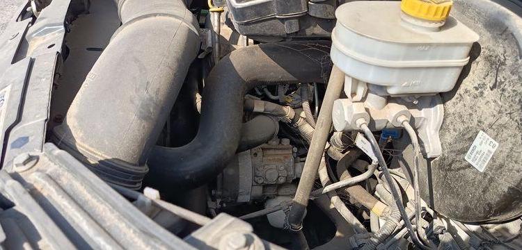 IVECO DAILY 35C12 2,3D 16V 116CV BENNE AVEC COFFRE ACIER DIESEL  – 164019 KMS BLANC FA-377-CK