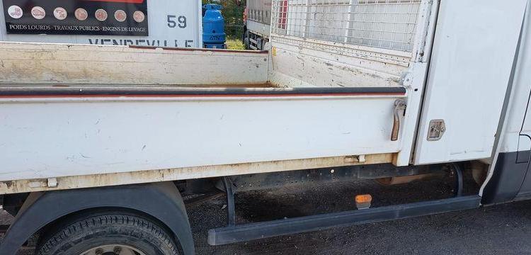 IVECO DAILY 35C12 2,3D 16V 116CV BENNE AVEC COFFRE ACIER DIESEL  – 164019 KMS BLANC FA-377-CK
