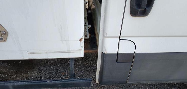 IVECO DAILY 35C12 2,3D 16V 116CV BENNE AVEC COFFRE ACIER DIESEL  – 164019 KMS BLANC FA-377-CK