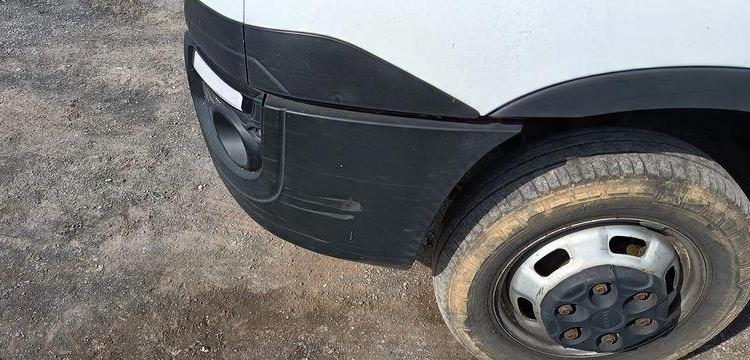 IVECO DAILY 35C12 BENNE AVEC COFFRE ACIER DIESEL – 136741 KMS – ANNEE 2018 BLANC FA-447-CK