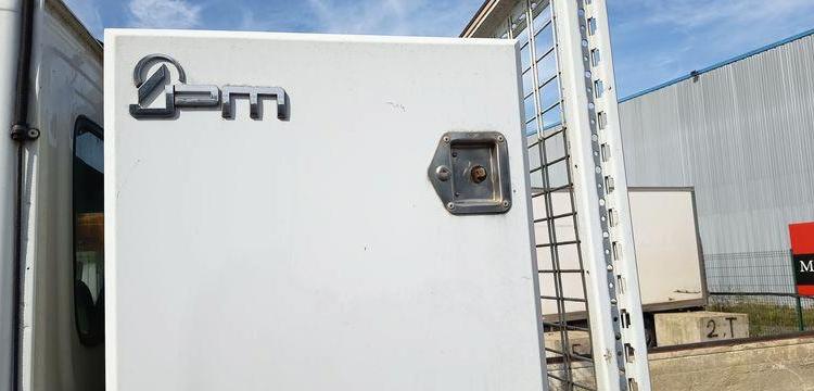 IVECO DAILY 35C12 BENNE AVEC COFFRE ACIER DIESEL – 136741 KMS – ANNEE 2018 BLANC FA-447-CK