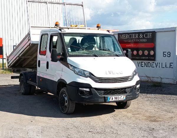 IVECO 35C12 D BLANC FA-983-CJ