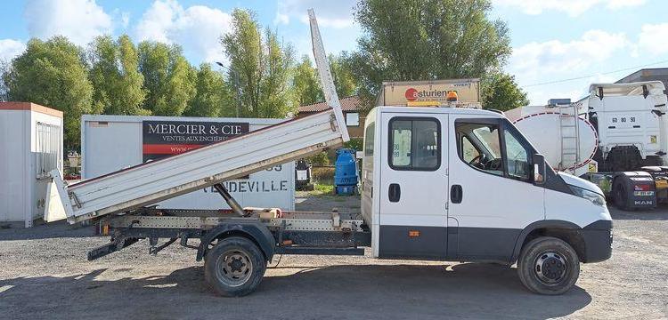 IVECO 35C12 D BLANC FA-983-CJ