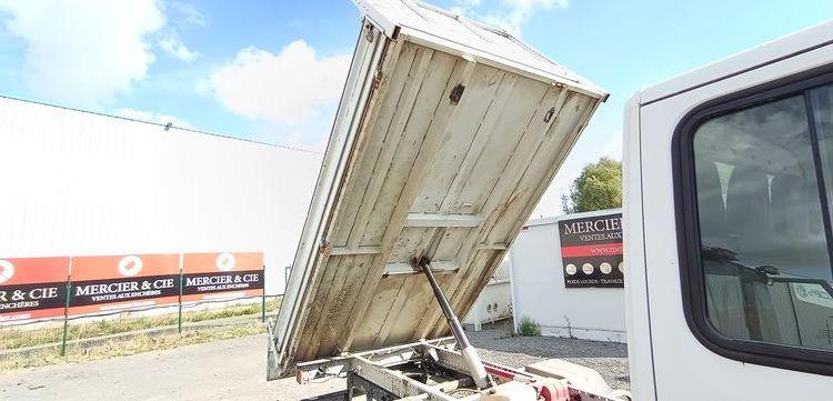 IVECO 35C12 D BLANC FA-983-CJ