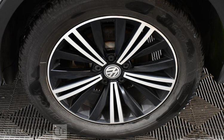 VOLKSWAGEN TIGUAN GRIS FD-950-BP