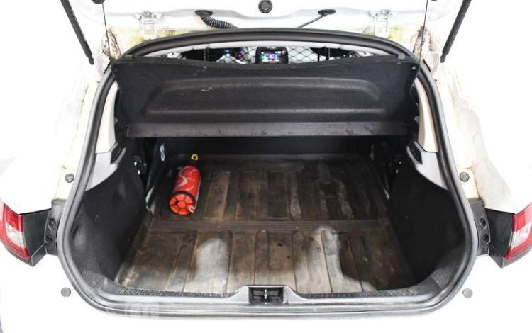RENAULT CLIO IV STE 1.5 DCI 90 ENERGY AIR MEDIANAV
 BLANC FF-748-TH