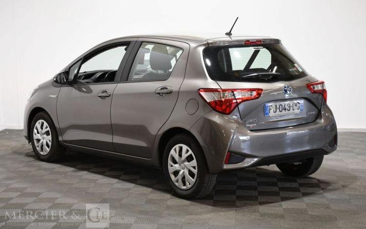 TOYOTA YARIS HYBRIDE MY19 100CH GRIS FJ-043-DG