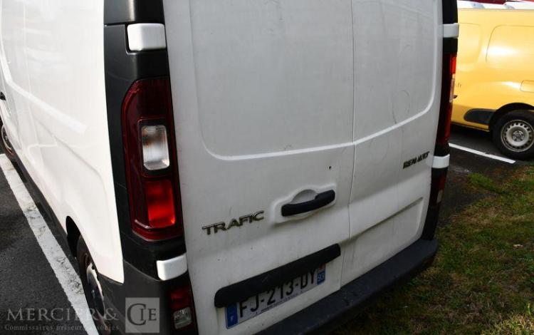 RENAULT TRAFIC L2H1 1300 DCI 95 BLANC FJ-213-DY