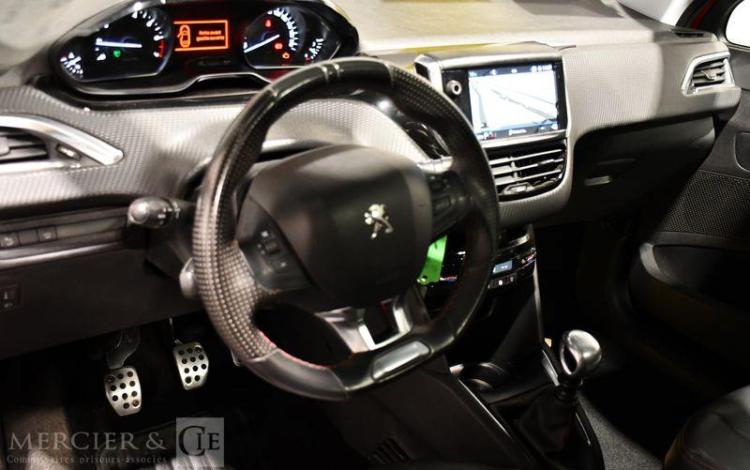 PEUGEOT 208 1,2 PURE TECH 110 GT LINE S&S ROUGE FJ-986-FF