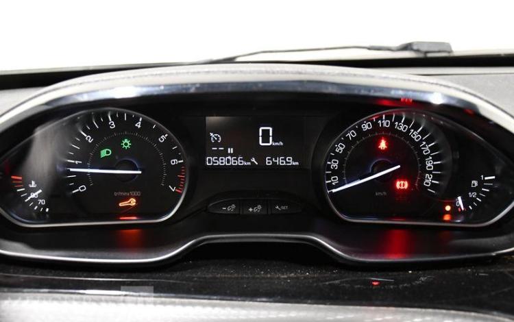PEUGEOT 208 1.2 PURETECH 80 SIGNATURE BLANC FK-129-HZ