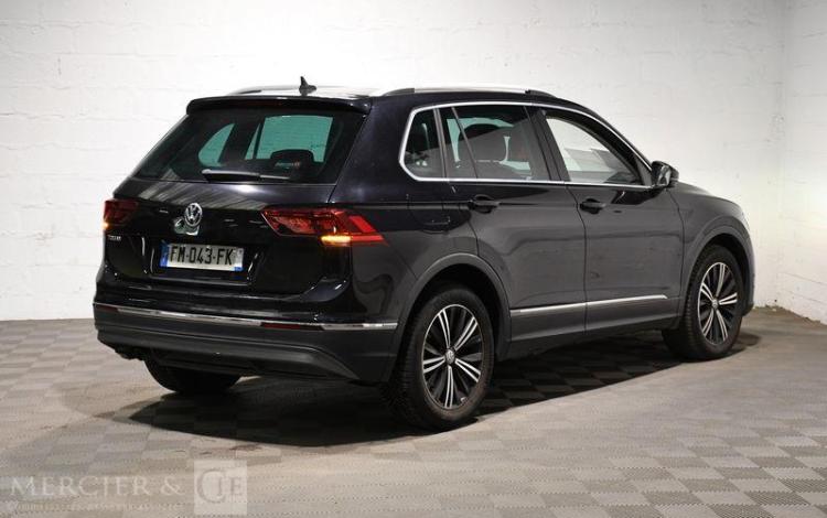 VOLKSWAGEN TIGUAN NOIR FM-043-FK