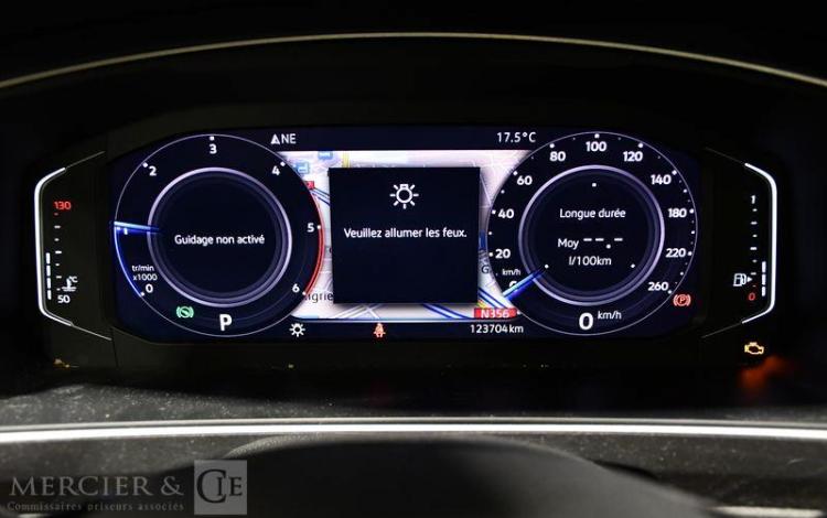 VOLKSWAGEN TIGUAN NOIR FM-043-FK
